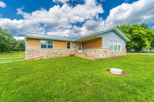 190 County Rd N, Birnamwood, WI, 54414-9266 | Card Image