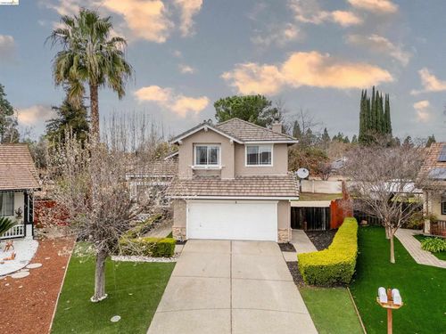 2328 2328 Grassland Way, Antioch, CA, 94531-8912 | Card Image