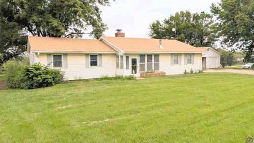 22555 Sunset Dr, Vassar, KS, 66543-9138 | Card Image