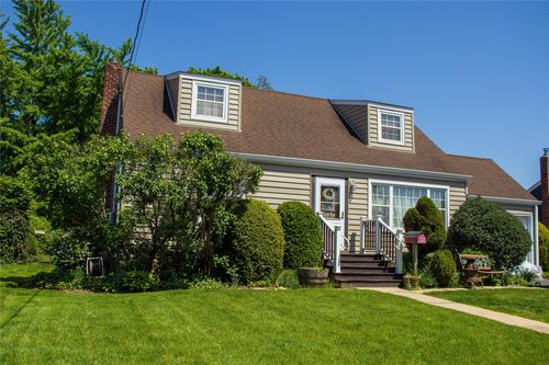 11 Barbara Dr, Farmingdale, NY, 11735-6501 | Card Image