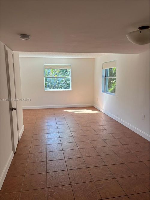 apt-212-4600 Sw 67th Ave, Miami, FL, 33155-5843 | Card Image