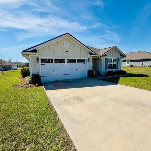 114 E Pecan St, CRAWFORDVILLE, FL, 32327-2171 | Card Image