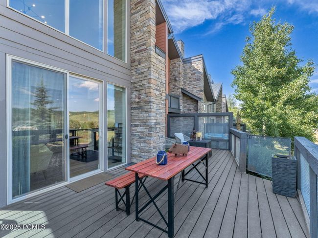 APT-11 - 8077 Courtyard Loop, Condo with 3 bedrooms, 3 bathrooms and null parking in Park City UT | Image 4