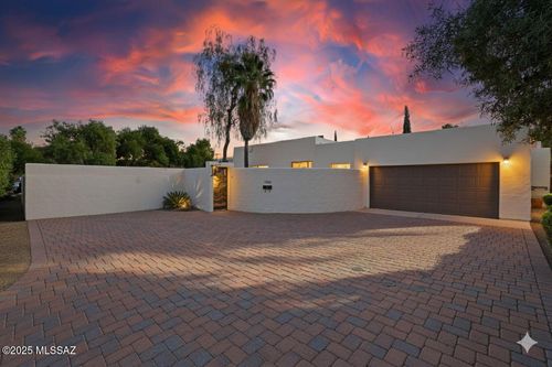 1916 E Elm St, Tucson, AZ, 85719-4326 | Card Image