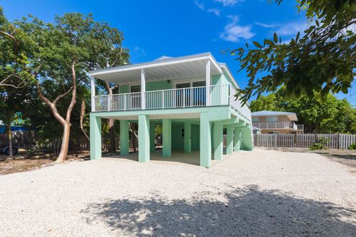 224 W Seaview Dr, Duck Key, FL, 33050-3826 | Card Image