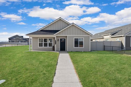 840 Mountain Vista Way, Kalispell, MT, 59901-9136 | Card Image