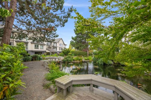323-2245 James White Blvd, Sidney, BC, V8L1Z5 | Card Image