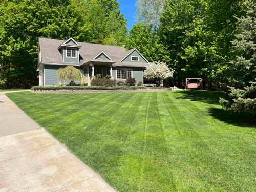 5631 Brassie Ct, Gladwin, MI, 48624-8119 | Card Image