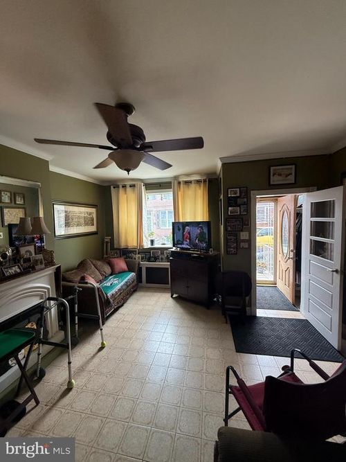 2533 S 15th St, PHILADELPHIA, PA, 19145-4610 | Card Image