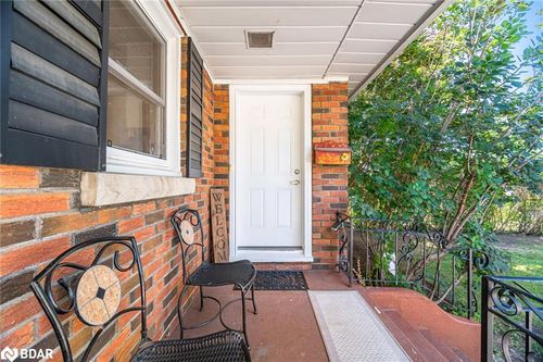 319 Grantham Ave, St. Catharines, ON, L2M5A5 | Card Image