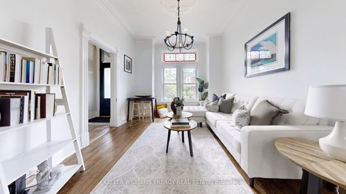 511 Perth Ave, Toronto, ON, M6N2W6 | Card Image