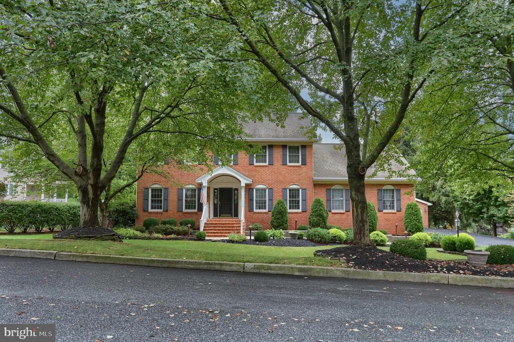 Bonnie Blue Ln, Middletown, PA 17057