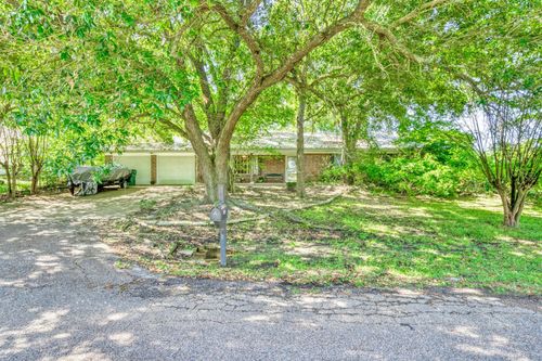 309 Heath Avenue, Madisonville, TX, 77864 | Card Image