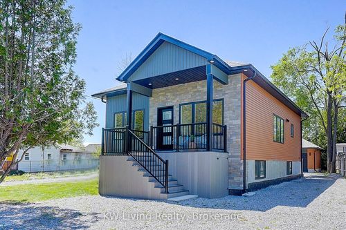 15 Farley Cir, Willow Beach, ON, L0E1S0 | Card Image