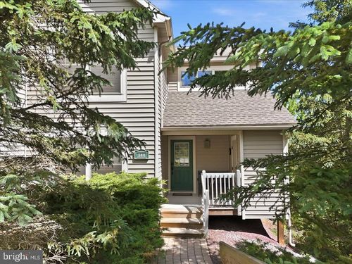 344 Hemlock Ln, Tannersville, PA, 18372-7807 | Card Image