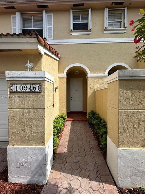 10945-10945 Nw 43rd Ln, Doral, FL, 33178-1823 | Card Image