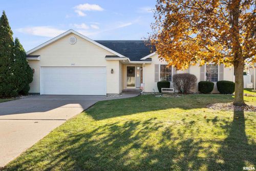 605 E 13th Avenue Ct, Coal Valley, IL, 61240-9129 | Card Image