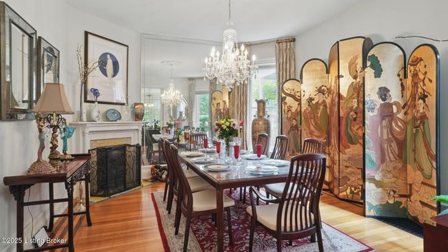 The banquet size dining room. | Image 12