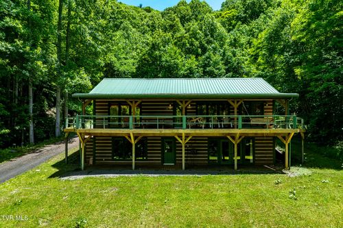 916 Willens Gap Rd, Mountain City, TN, 37683-5405 | Card Image