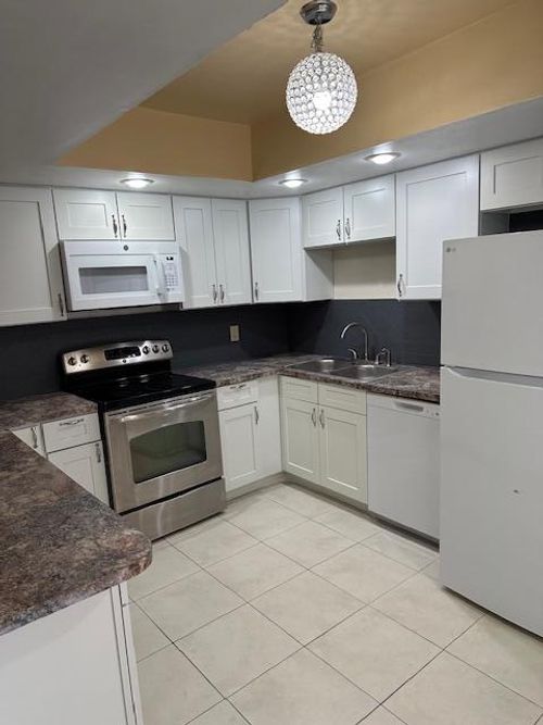 11983 Shakerwood Ln, Wellington, FL, 33414-5798 | Card Image