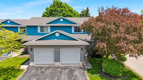 6-405 Kingscourt Dr, Waterloo, ON, N2K3R4 | Card Image