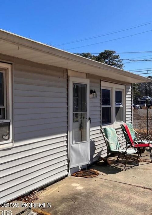 511 Holly Village Ln, Toms River, NJ, 08753-8210 | Card Image