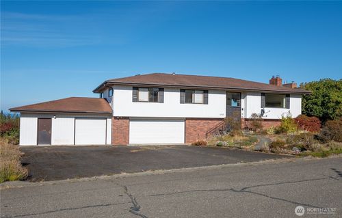 1713 E 4th St, Port Angeles, WA, 98362-4913 | Card Image