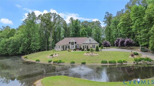 2403 Bermuda Ave, Chester, VA, 23836-6404 | Card Image