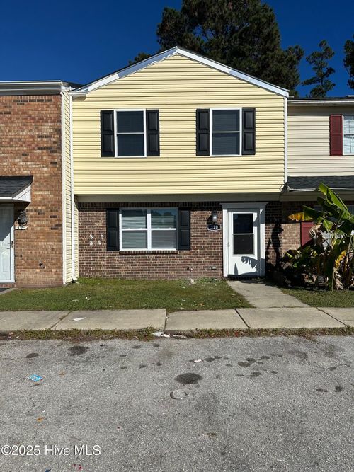 320 Myrtlewood Cir, Jacksonville, NC, 28546-7410 | Card Image