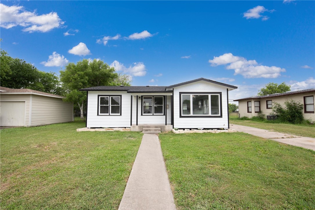 Collingswood Dr, Corpus Christi, TX 78412