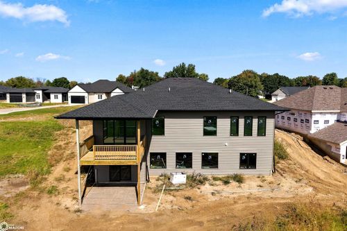 806 Woodside Dr, Marshalltown, IA, 50158 | Card Image