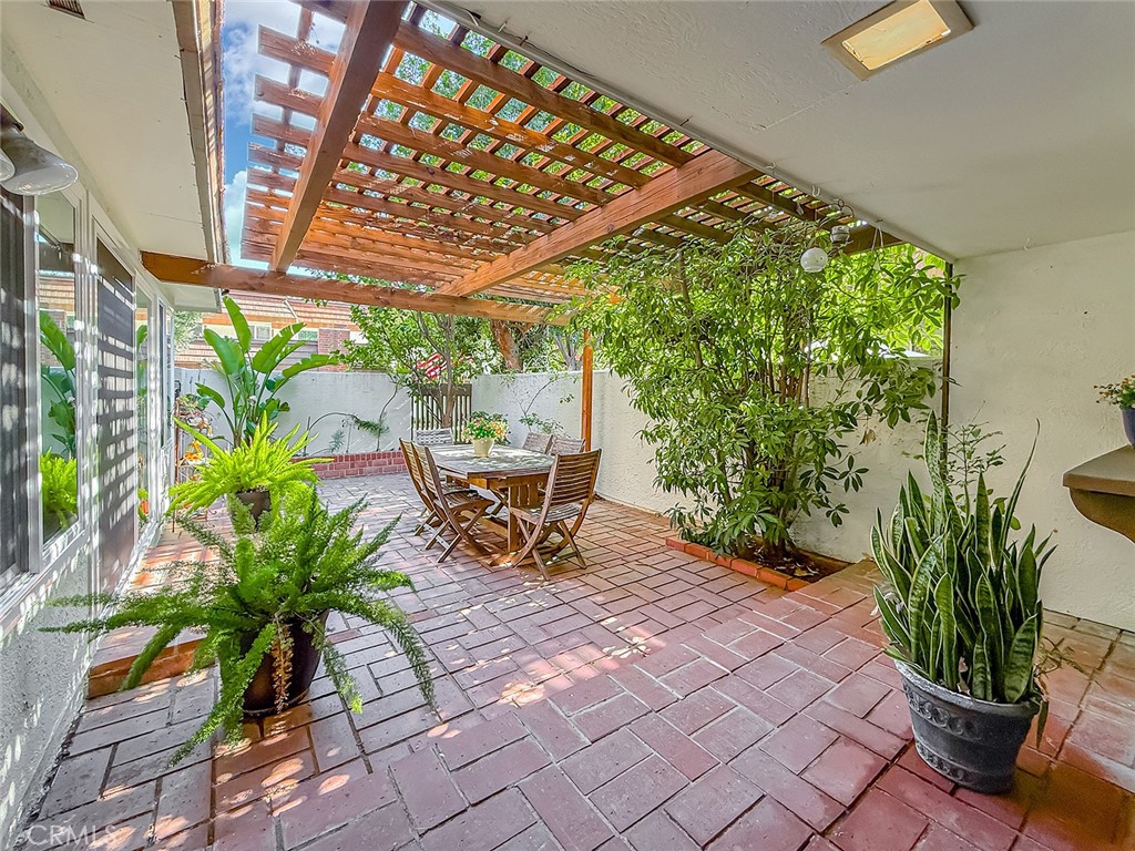 Residential in Chatsworth 3