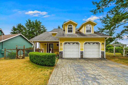 341 Seafoam Rd, Whitethorn, CA, 95589-9109 | Card Image