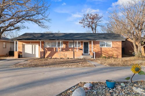 407 Pine St, Levelland, TX, 79336-5719 | Card Image