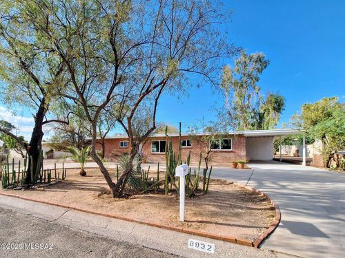 6932 E 4th St, Tucson, AZ, 85710-2207 | Card Image