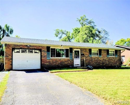 2608 Angela Dr, Granite City, IL, 62040-2938 | Card Image