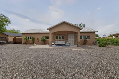 330 Schulte Road Nw, Los Ranchos, NM, 87107 | Card Image