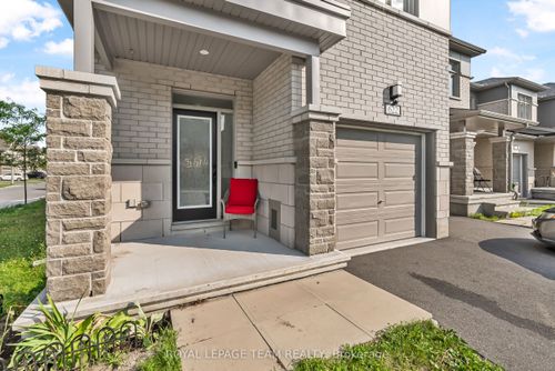 622 Parade Drive, Stittsville - Munster - Richmond, ON, K2S0Y7 | Card Image