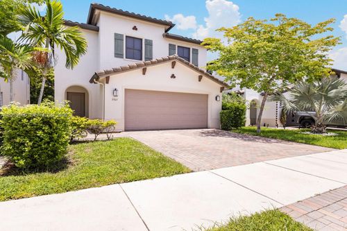 3565 W 97th St, Hialeah, FL, 33018-2027 | Card Image