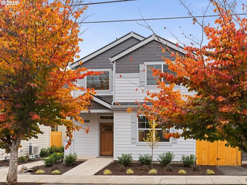 7675 N Kellogg St, Portland, OR, 97203-3923 | Card Image