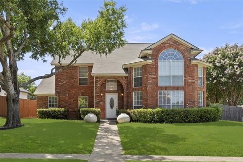 1423 Holveck Dr, Cedar Hill, TX, 75104-1325 | Card Image
