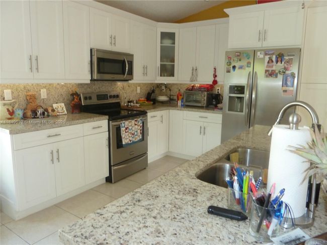 13240 Sw 20 Th St, House other with 3 bedrooms, 2 bathrooms and null parking in Miramar FL | Image 10