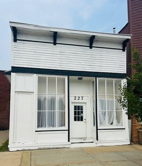 227 N Main St, Evart, MI, 49631-5102 | Card Image