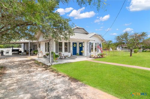 310 S Storts St, Poth, TX, 78147-0586 | Card Image