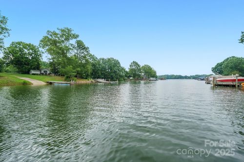 232 Elysian Dr, Mooresville, NC, 28117-8126 | Card Image