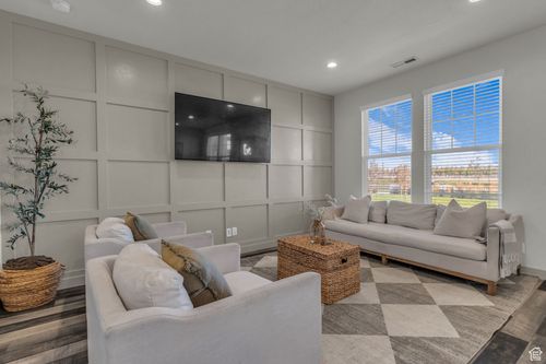 5829 W Lake Ave, South Jordan, UT, 84009-1429 | Card Image