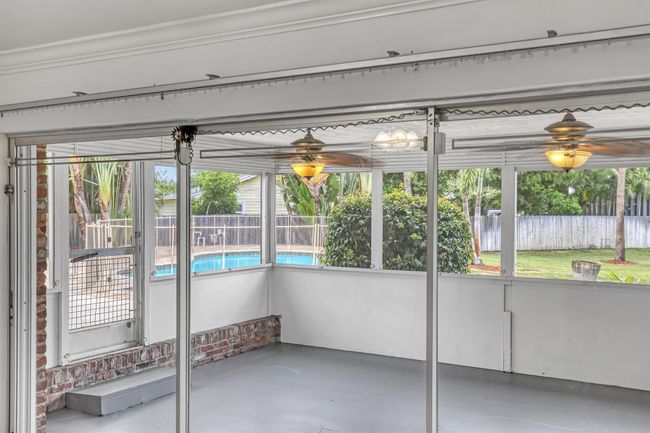 852 Palo Verde Ct, House other with 5 bedrooms, 3 bathrooms and null parking in Haverhill FL | Image 25