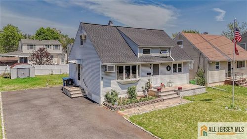 7 W James Pl, Iselin, NJ, 08830-1105 | Card Image