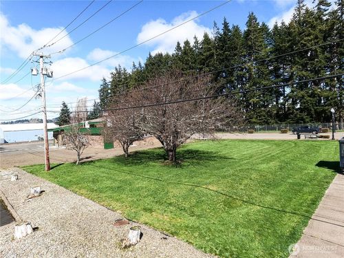 1312 1st St, Cosmopolis, WA, 98537-3913 | Card Image