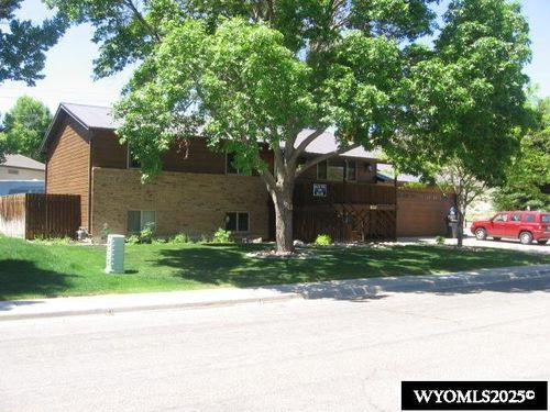 820 Stephens St, Green River, WY, 82935-4972 | Card Image